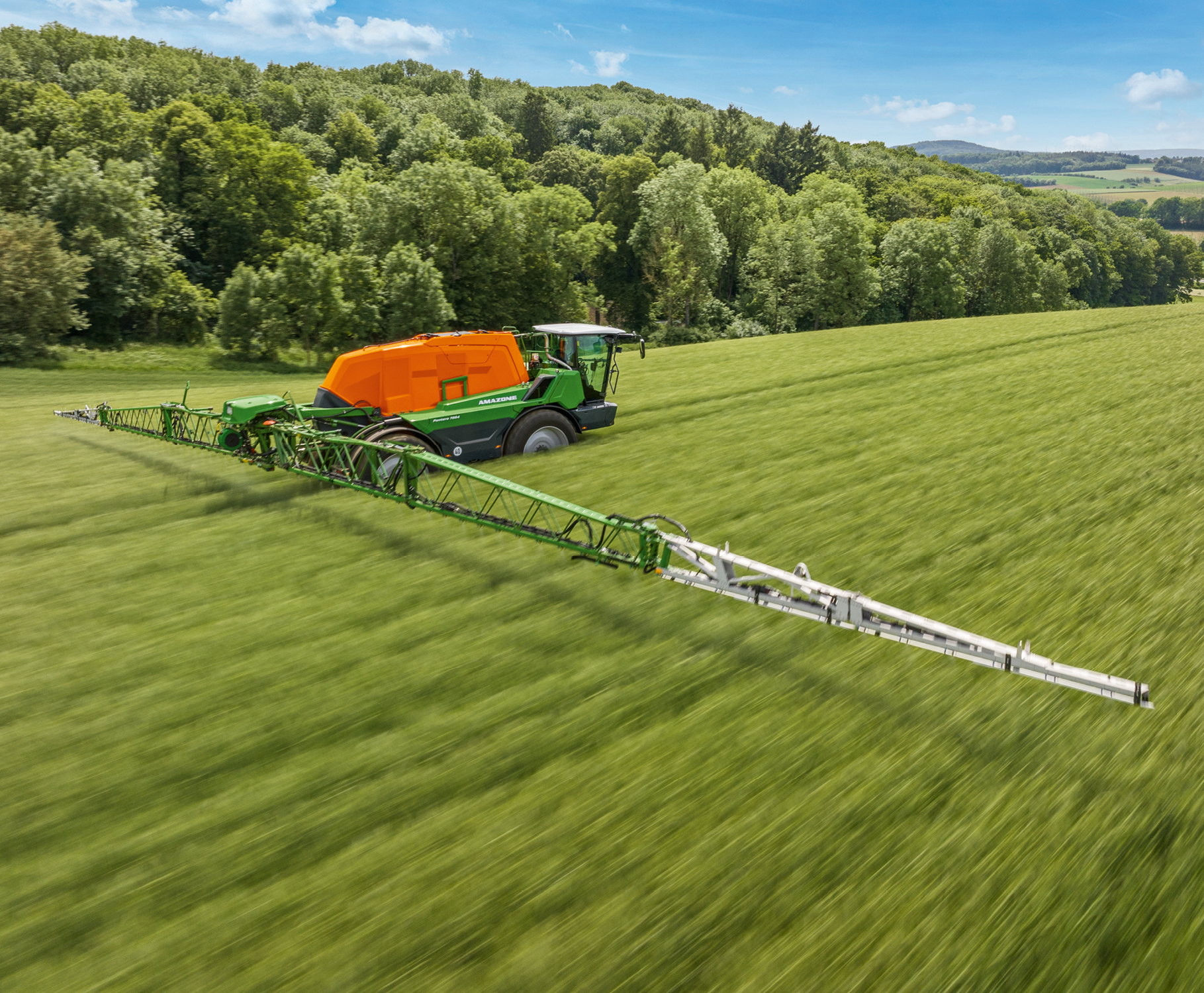 Pantera 7004 mit 36 m breitem Super-L3-Gestänge