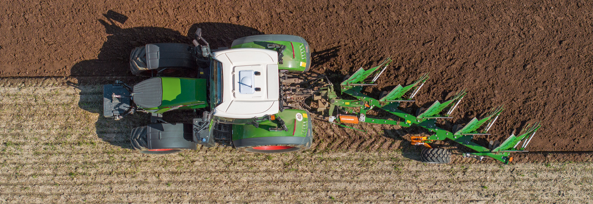 Optimum front furrow adjustment thanks to hydraulic front furrow adjustment 
